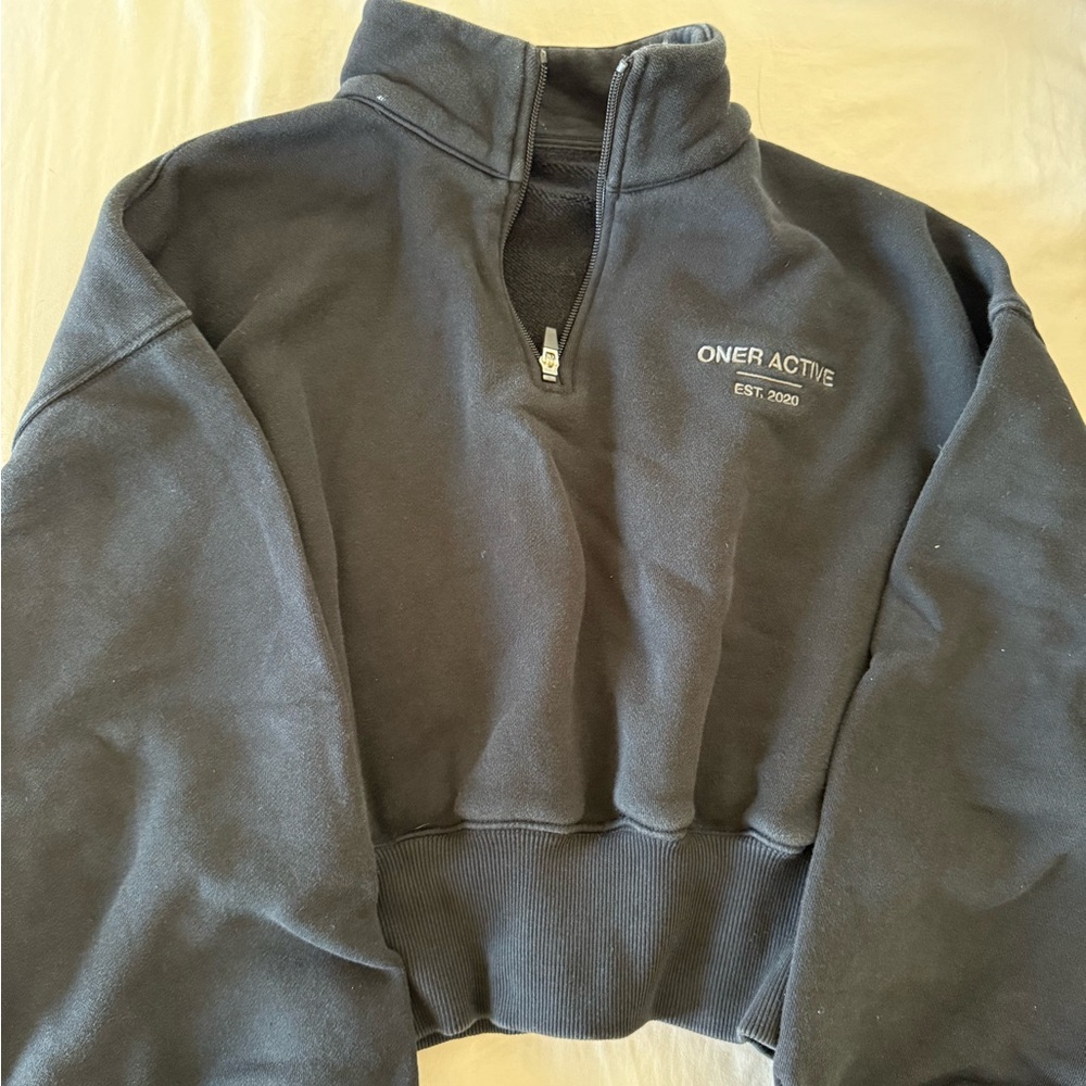 Oner Active All Day EST 2020 1/4 Cropped Zip in Black